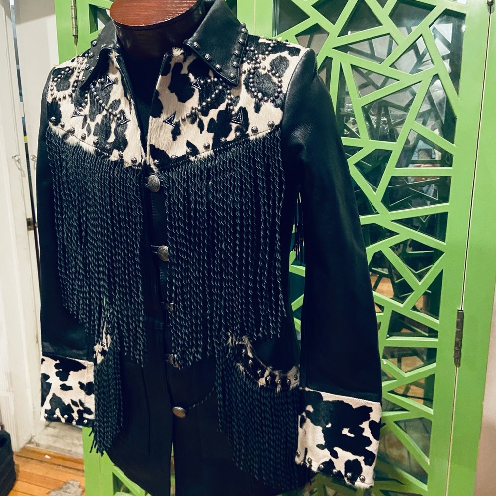 Powder River Outfitters Studded Cow Hide Panels Twisted Fringe Leather Jacket - Picture 5 of 14